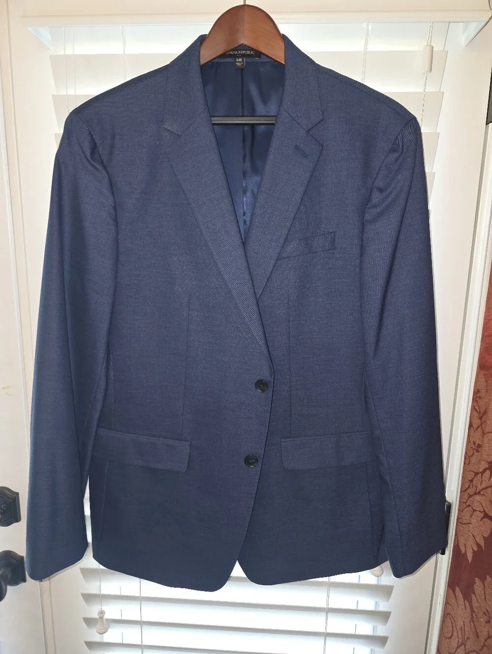 NWOT Banana Republic Slim Fit Wrinkle-Resistant Sharkskin Blazer Blue 44R NEW